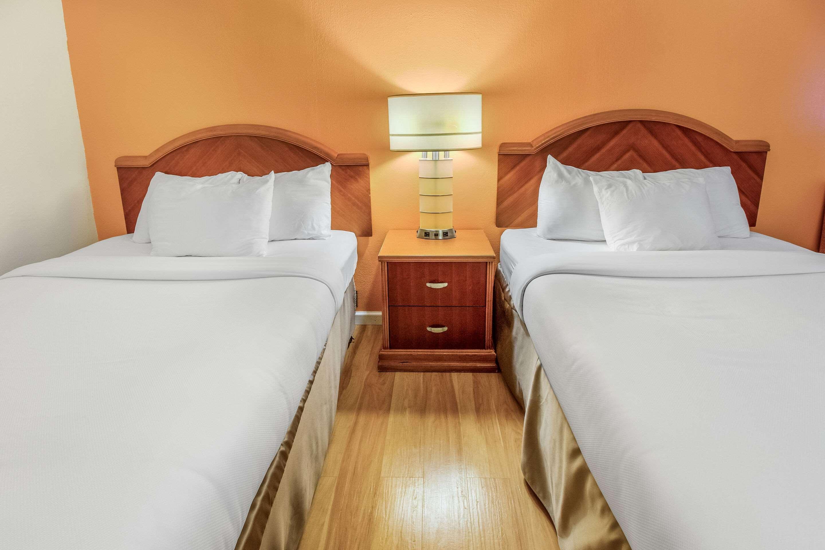 Econo Lodge Alliance Ngoại thất bức ảnh